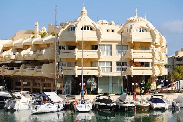 sunset beach Club benalmadena contratos financiados con BBVA